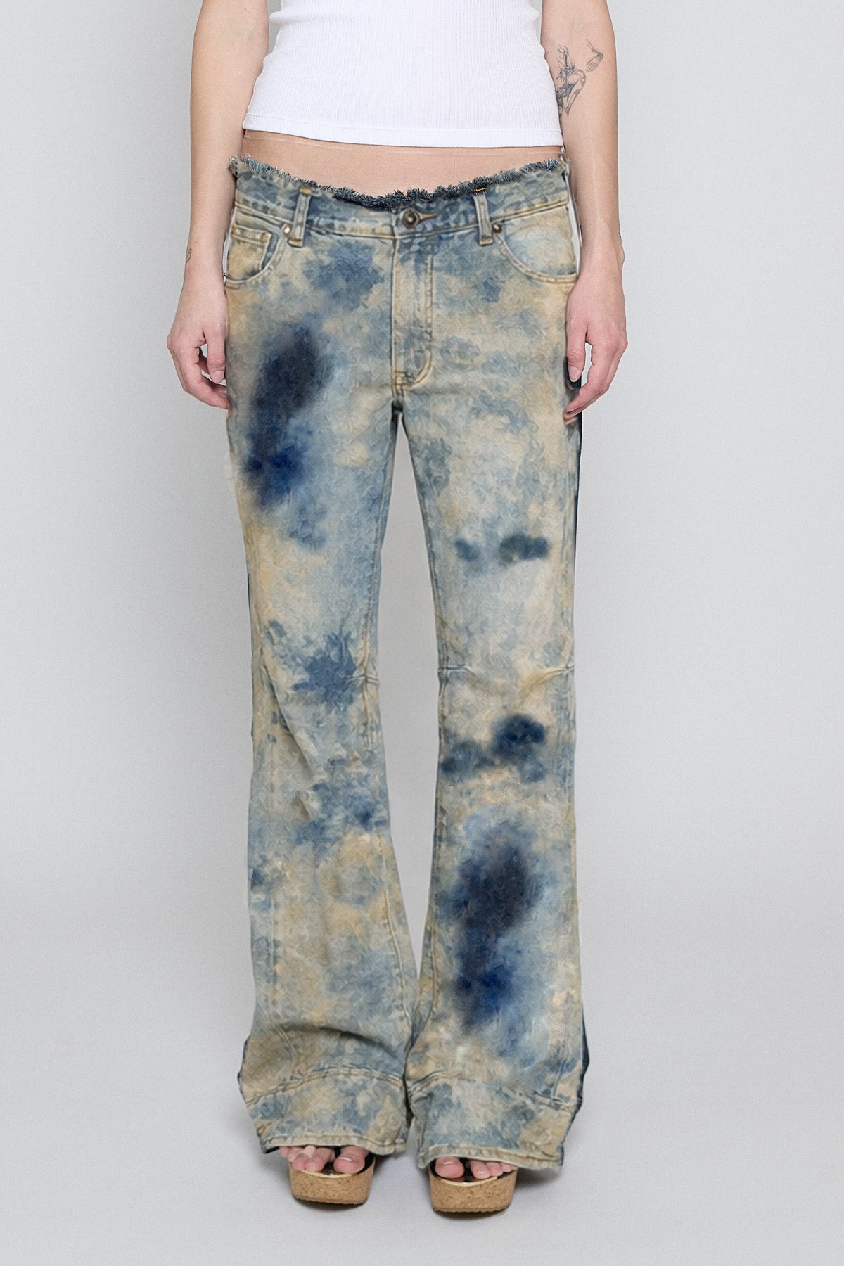 Dune Wash Low Rise Frayed Jeans